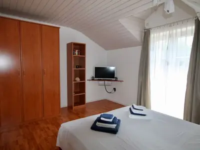 Ferienwohnung für 3 Personen in Bol 10/10
