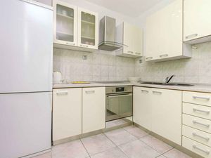 23996943-Ferienwohnung-4-Bol-300x225-4