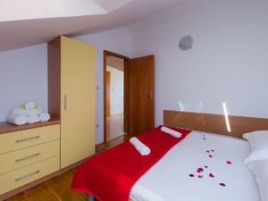 Ferienwohnung mit Schlafzimmer (55 m&sup2;) in Bol