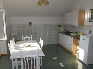 Ferienwohnung mit Schlafzimmer (80 m²) in Bol