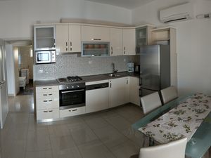 23931674-Ferienwohnung-7-Bol-300x225-2