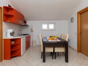 23934086-Ferienwohnung-2-Bol-300x225-4