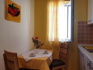 23927100-Ferienwohnung-2-Bol-300x225-1