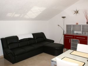 23927112-Ferienwohnung-2-Bol-300x225-1