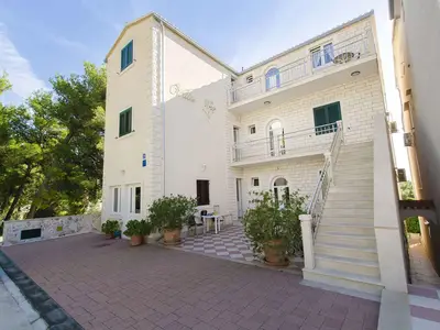 Ferienwohnung für 5 Personen (41 m²) in Bol 1/10