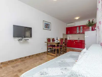 Ferienwohnung für 5 Personen (41 m²) in Bol 8/10