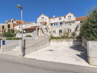 Ferienwohnung für 4 Personen (70 m²) in Bol 3/10