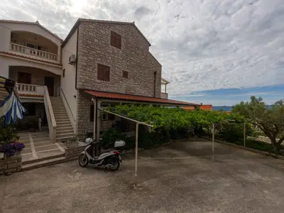 Ferienwohnung für 2 Personen (40 m²) in Bol 2/10