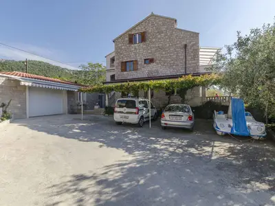 Ferienwohnung für 2 Personen (40 m²) in Bol 10/10