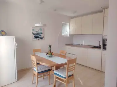 Ferienwohnung für 4 Personen (70 m²) in Bol 8/10
