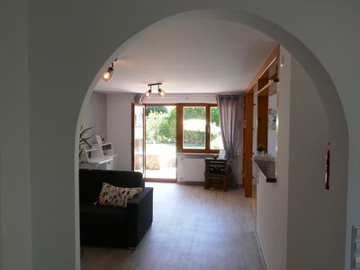 Eingangsbereich mit Blick ins Wohnzimmer