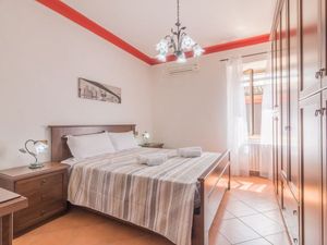 23699818-Ferienwohnung-4-Bolsena-300x225-3