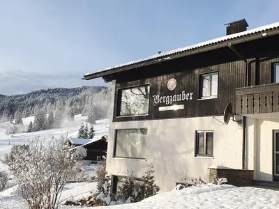 Hausansicht Winter Ostseite