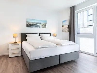 Schlafzimmer mit Boxspringbett