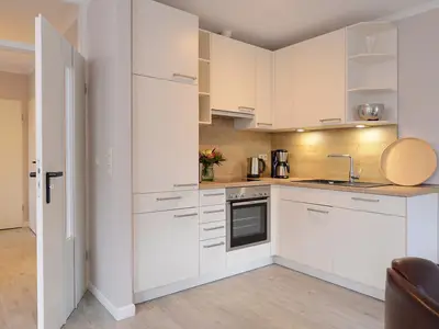 Küchenzeile mit Backofen