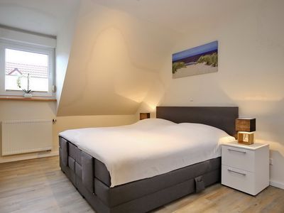 Schlafzimmer mit Boxspringbett