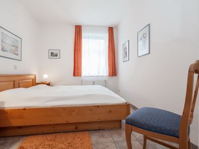 erstes Schlafzimmer mit Doppelbett