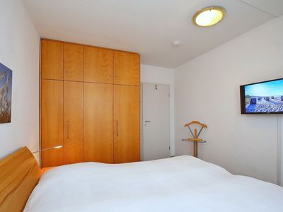 Schlafzimmer mit  Kleiderschrank