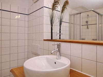 Badezimmer mit Dusche