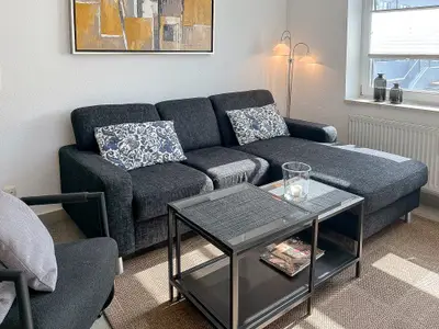Wohnzimmer mit Blick zum Sofa
