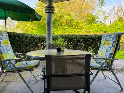 Terrasse mit Blick auf Garten