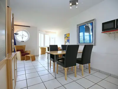Blick in den Wohn- und Essbereich