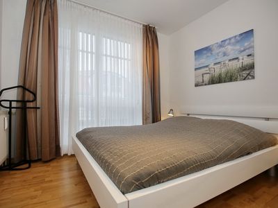 Schlafzimmer mit Doppelbett