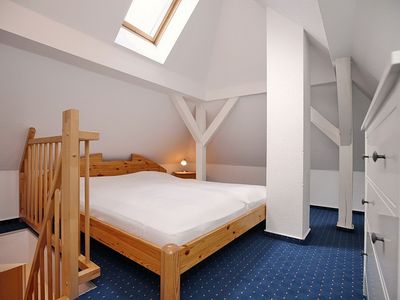 Schlafzimmer mit Doppelbett