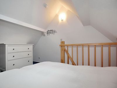 Schlafzimmer mit Kommode