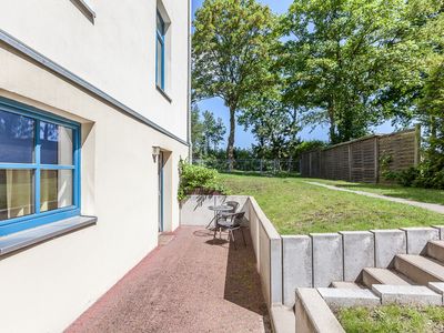 Terrasse mit Gartenmöbeln