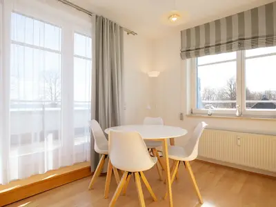 Wohnzimmer mit Essbereich