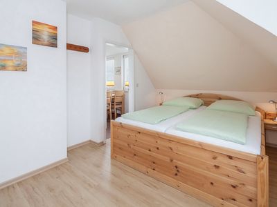 Schlafzimmer mit Doppelbett