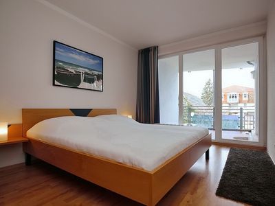 Schlafzimmer mit Doppelbett