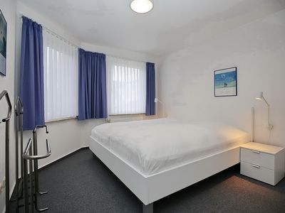 Schlafzimmer mit Doppelbett