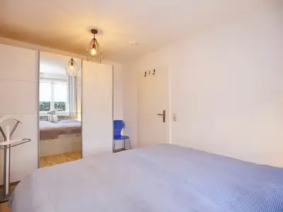 Kleiderschrank im Schlafzimmer