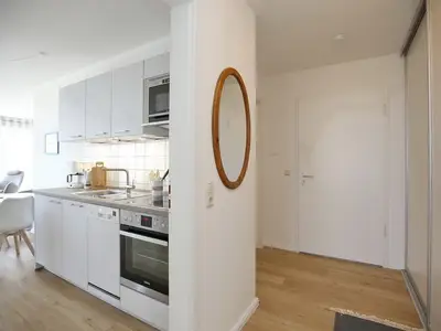 Eingangsbereich mit Blick zur Küche