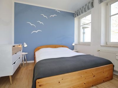 Schlafzimmer mit Doppelbett