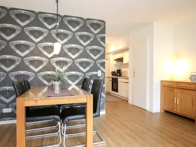 Wohnzimmer mit Esstisch