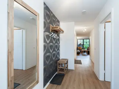 Eingangsbereich mit Blick zum Wohnzimmer