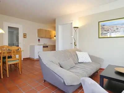 Wohnzimmer mit Blick zur Küche