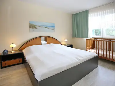 Schlafzimmer mit Doppelbett