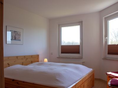 erstes Schlafzimmer mit Doppelbett