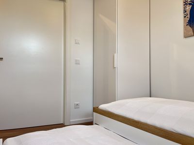 Kleiderschrank im zweiten Schlafzimmer