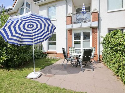 Terrasse mit Sonnenschirm