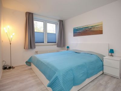 Schlafzimmer mit Doppelbett