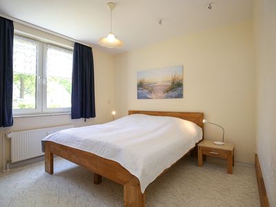 erstes Schlafzimmer mit Doppelbett