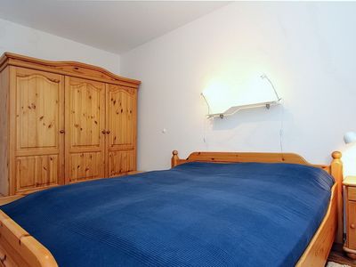 Kleiderschrank im zweiten Schlafzimmer