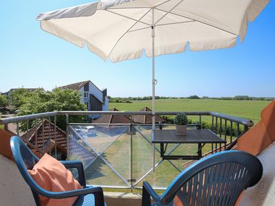 Balkon mit Gartenmöbeln