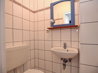 Gäste-WC mit Waschbecken