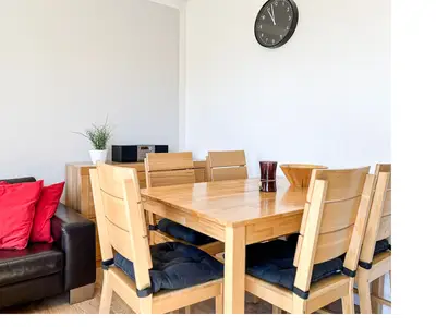 Wohnzimmer mit Essbereich